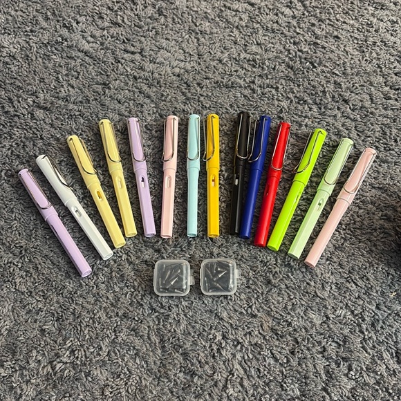 NWOT set of 14 never-ending pencils (some are colored) and 40 extra lead pieces - Picture 1 of 1